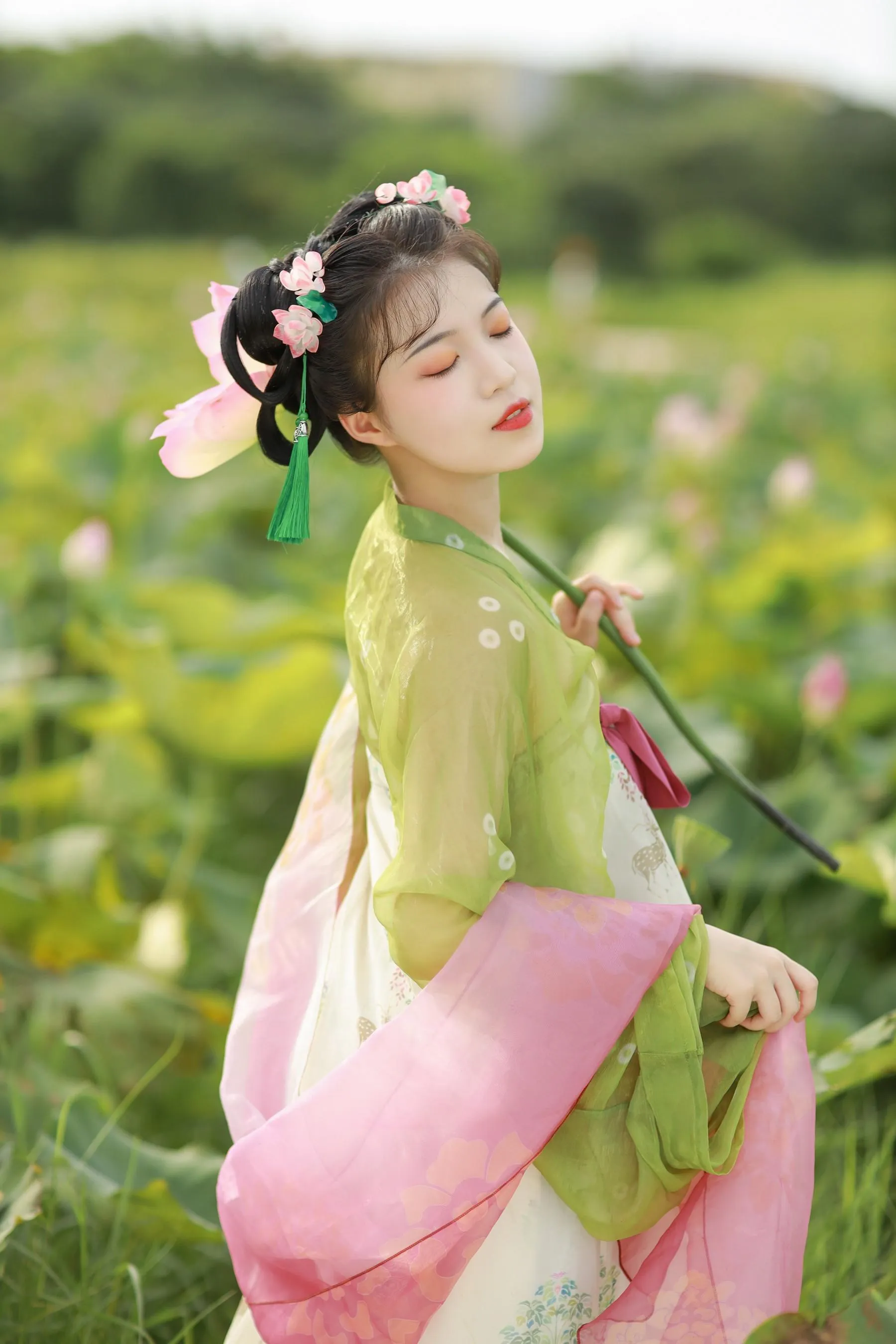 [YITUYU艺图语]2022.08.03 荷花少女 我超白_ [30P]插图9